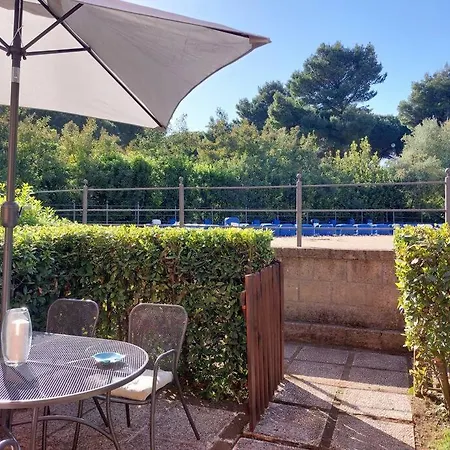 Il Plumbago Con Piscina